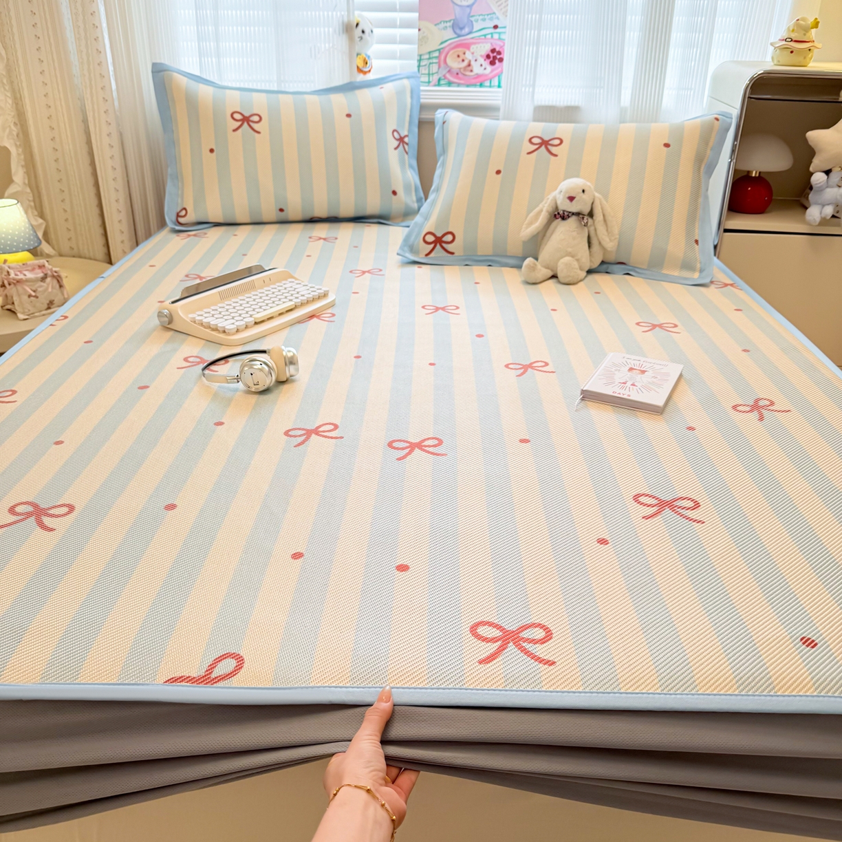 91家纺网 家纺一手货源 找家纺 慕尚家纺 2026新款清新凉感冰藤席床笠款 蝴蝶结