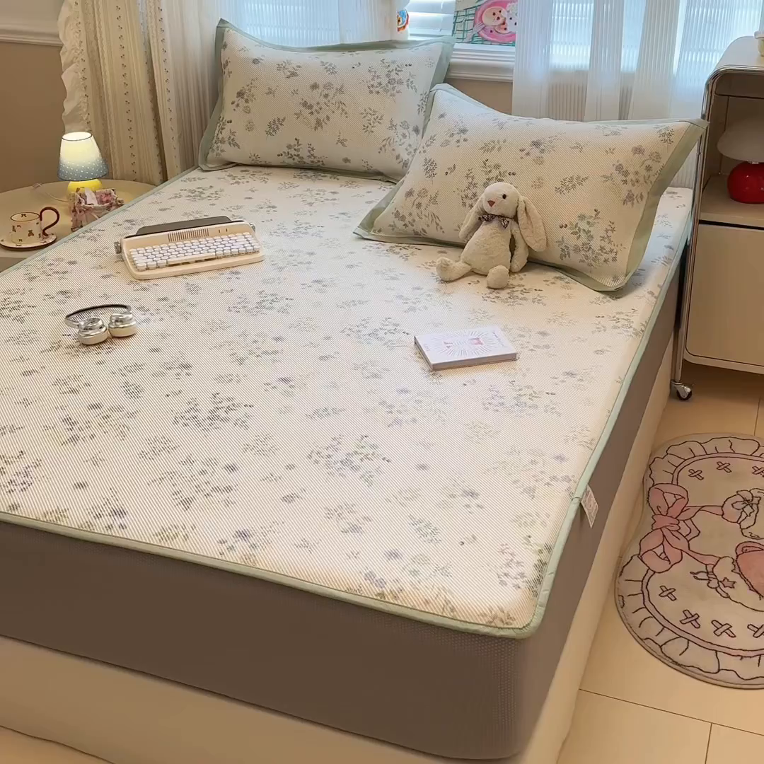 91家纺网 家纺一手货源 找家纺 慕尚家纺 2026新款清新凉感冰藤席床笠款 梦幻紫花