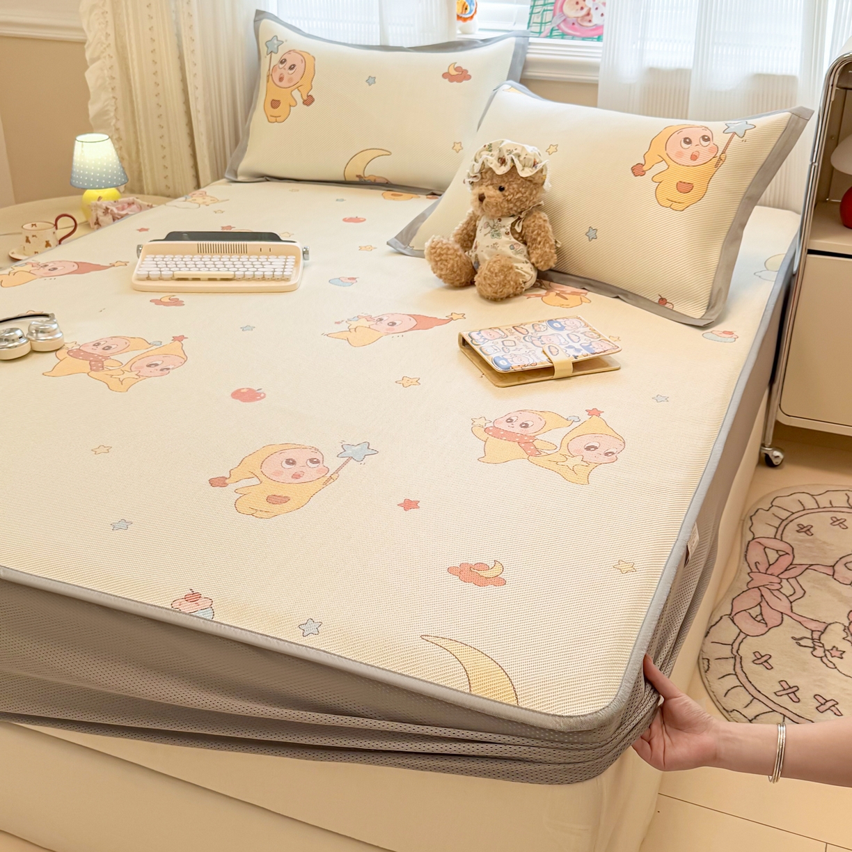 91家纺网 家纺一手货源 找家纺 慕尚家纺 2026新款清新凉感冰藤席床笠款 天使星仔