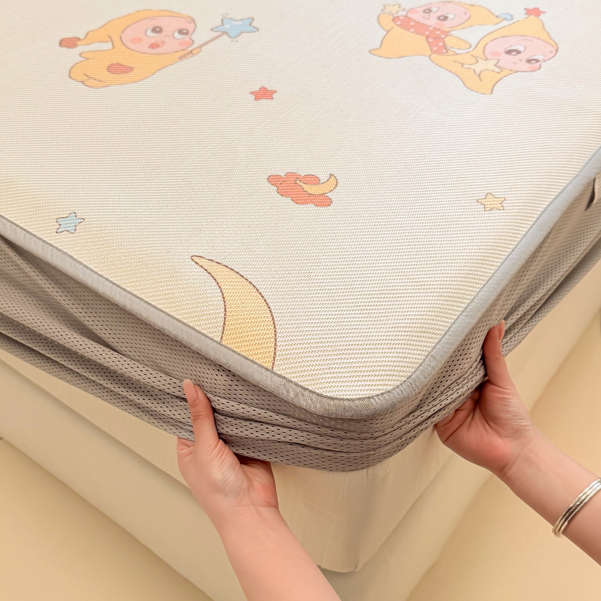 91家纺网 家纺一手货源 找家纺 慕尚家纺 2026新款清新凉感冰藤席床笠款 天使星仔