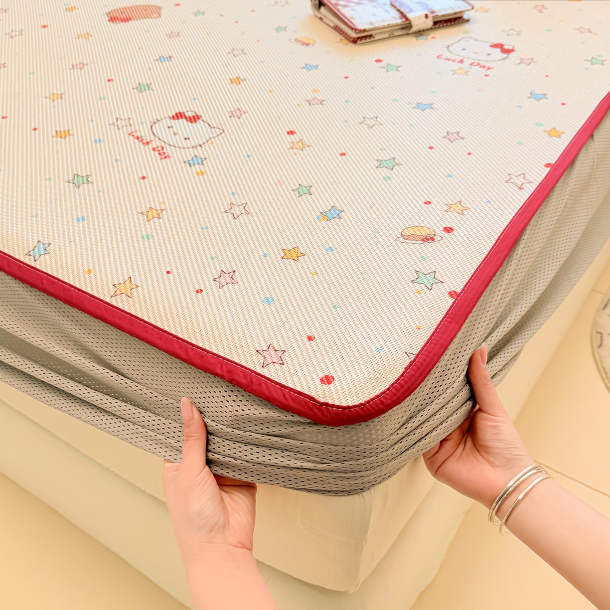 91家纺网 家纺一手货源 找家纺 慕尚家纺 2026新款清新凉感冰藤席床笠款 小猫耶