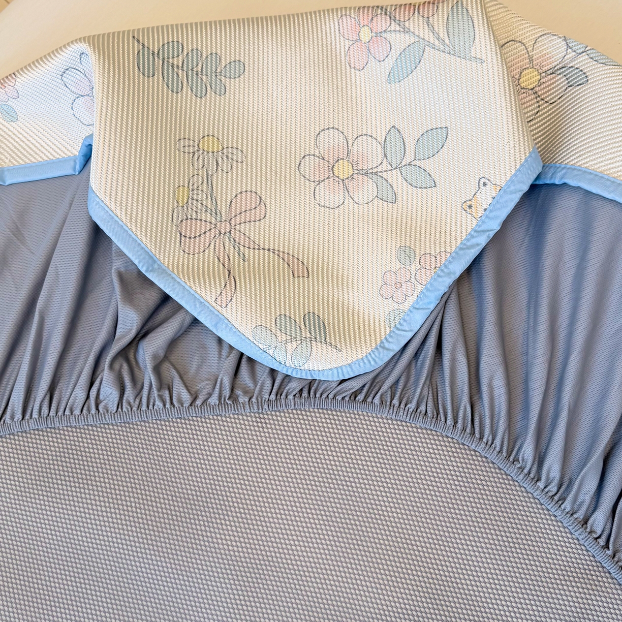 91家纺网 家纺一手货源 找家纺 慕尚家纺 2026新款清新凉感冰藤席床笠款 活力小猫