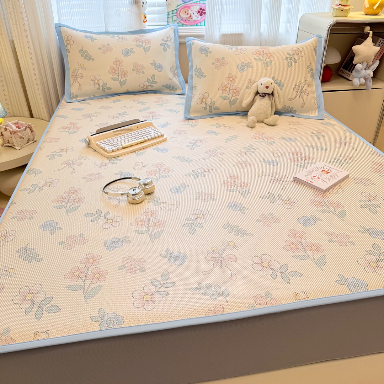 91家纺网 家纺一手货源 找家纺 慕尚家纺 2026新款清新凉感冰藤席床笠款 活力小猫