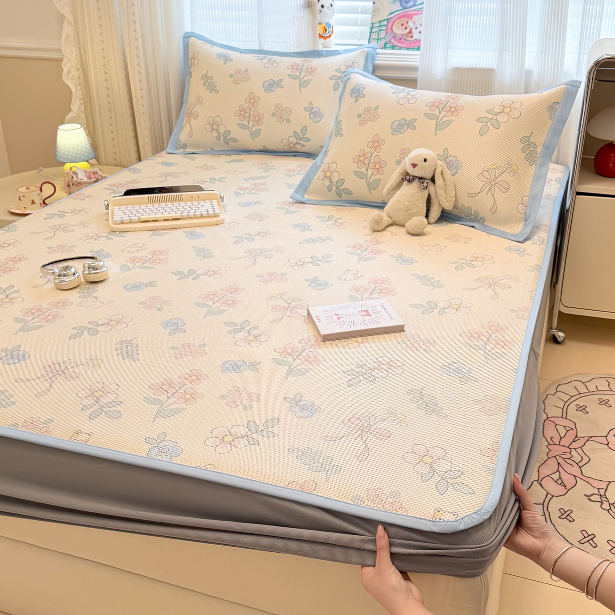 91家纺网 家纺一手货源 找家纺 慕尚家纺 2026新款清新凉感冰藤席床笠款 活力小猫