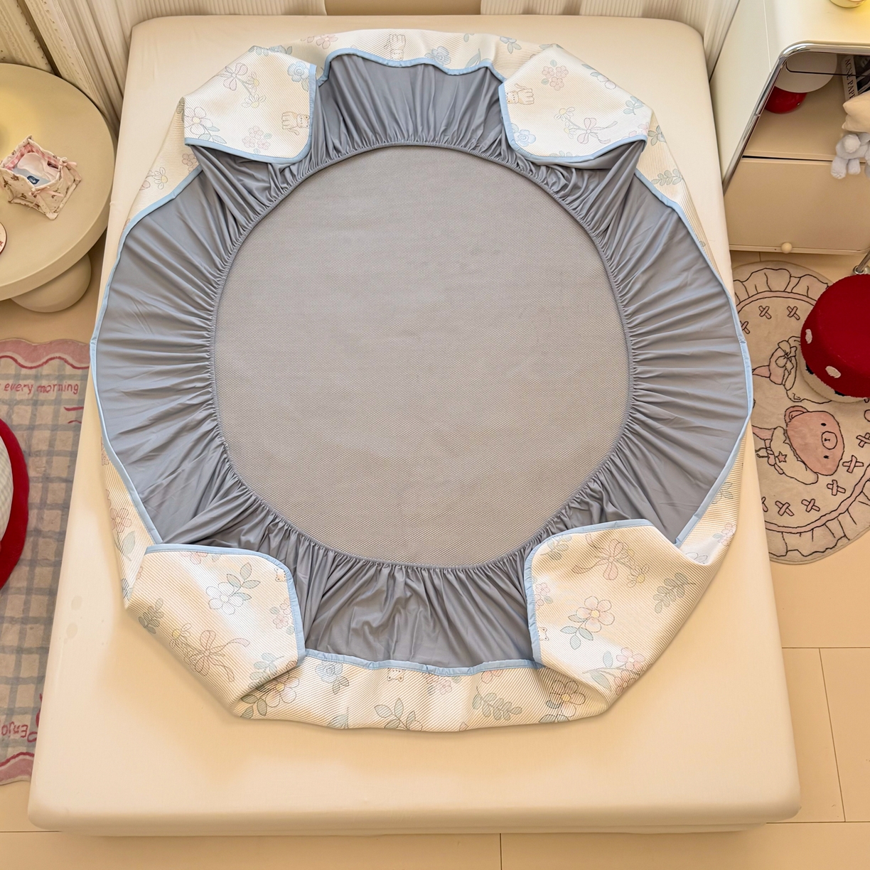 91家纺网 家纺一手货源 找家纺 慕尚家纺 2026新款清新凉感冰藤席床笠款 活力小猫