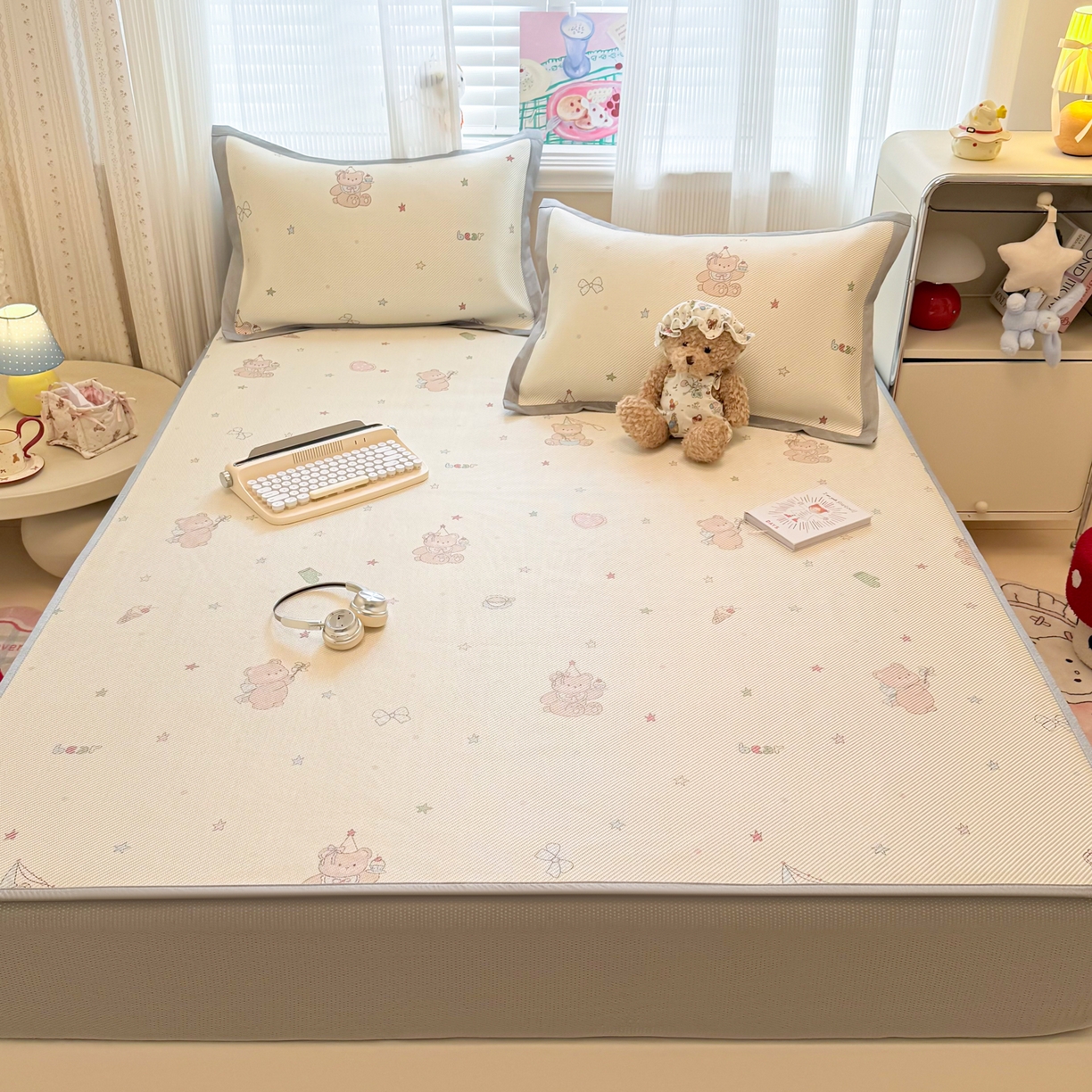 91家纺网 家纺一手货源 找家纺 慕尚家纺 2026新款清新凉感冰藤席床笠款 魔法小熊