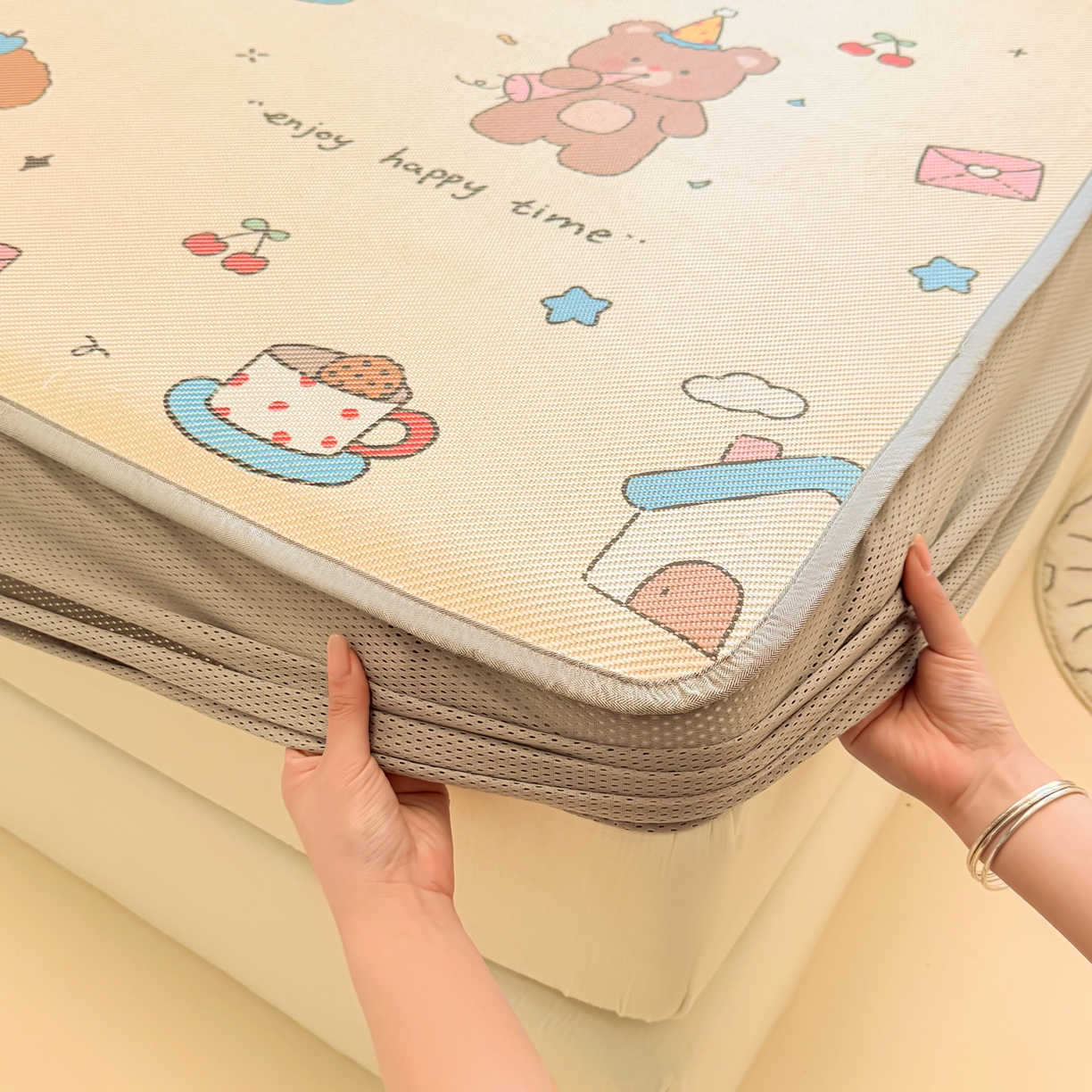 91家纺网 家纺一手货源 找家纺 慕尚家纺 2026新款清新凉感冰藤席床笠款 小福气