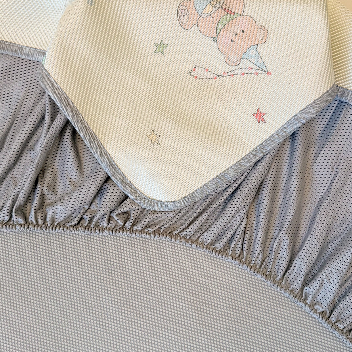 91家纺网 家纺一手货源 找家纺 慕尚家纺 2026新款清新凉感冰藤席床笠款 魔法小熊