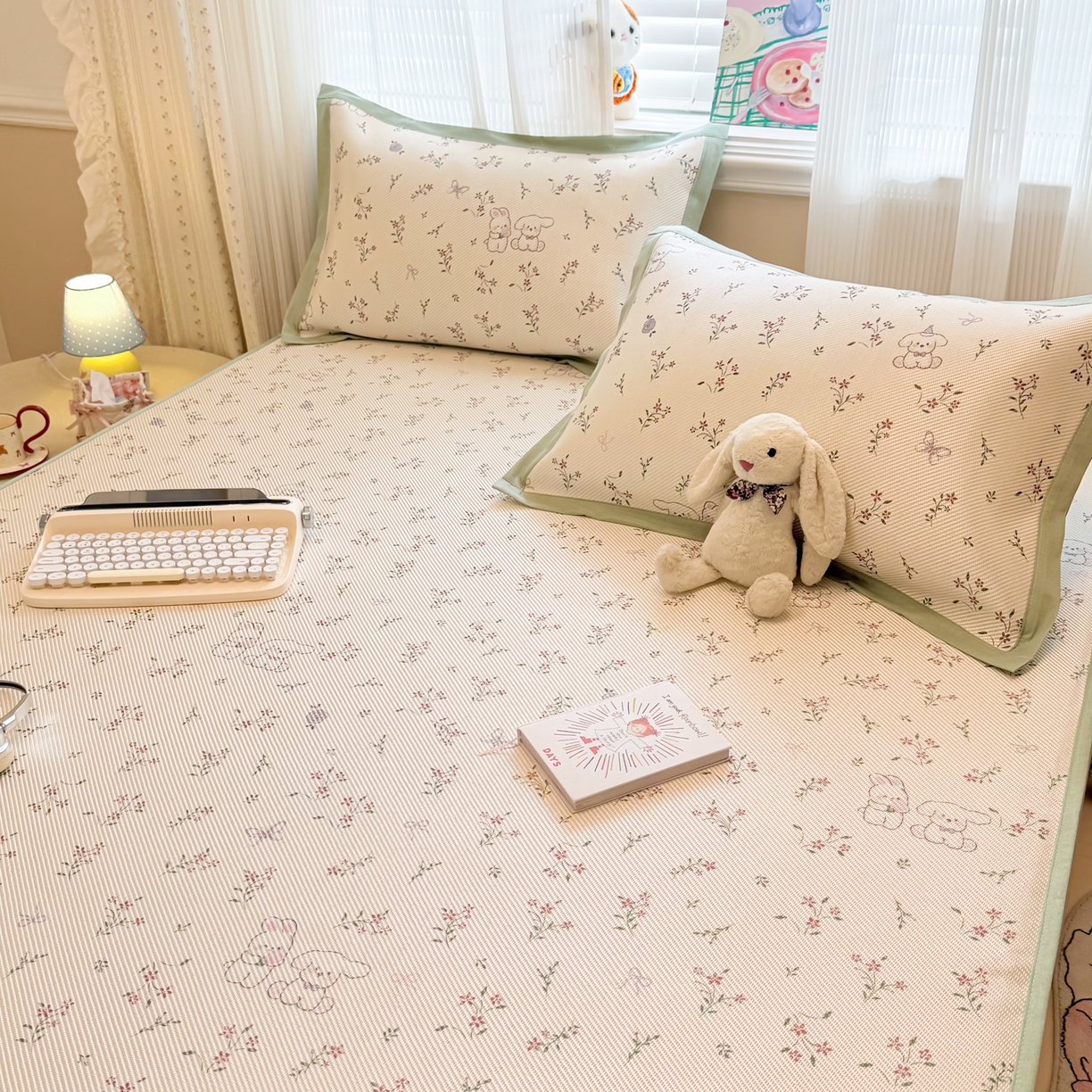 91家纺网 家纺一手货源 找家纺 慕尚家纺 2026新款清新凉感冰藤席床笠款 顽皮兔