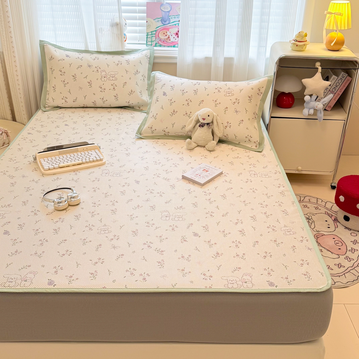 91家纺网 家纺一手货源 找家纺 慕尚家纺 2026新款清新凉感冰藤席床笠款 顽皮兔