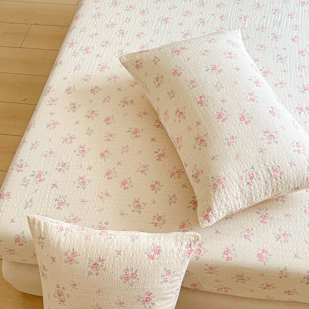 91家纺网 家纺一手货源 找家纺 蓝极人 2026新款泡泡纱印花床笠 CL月光