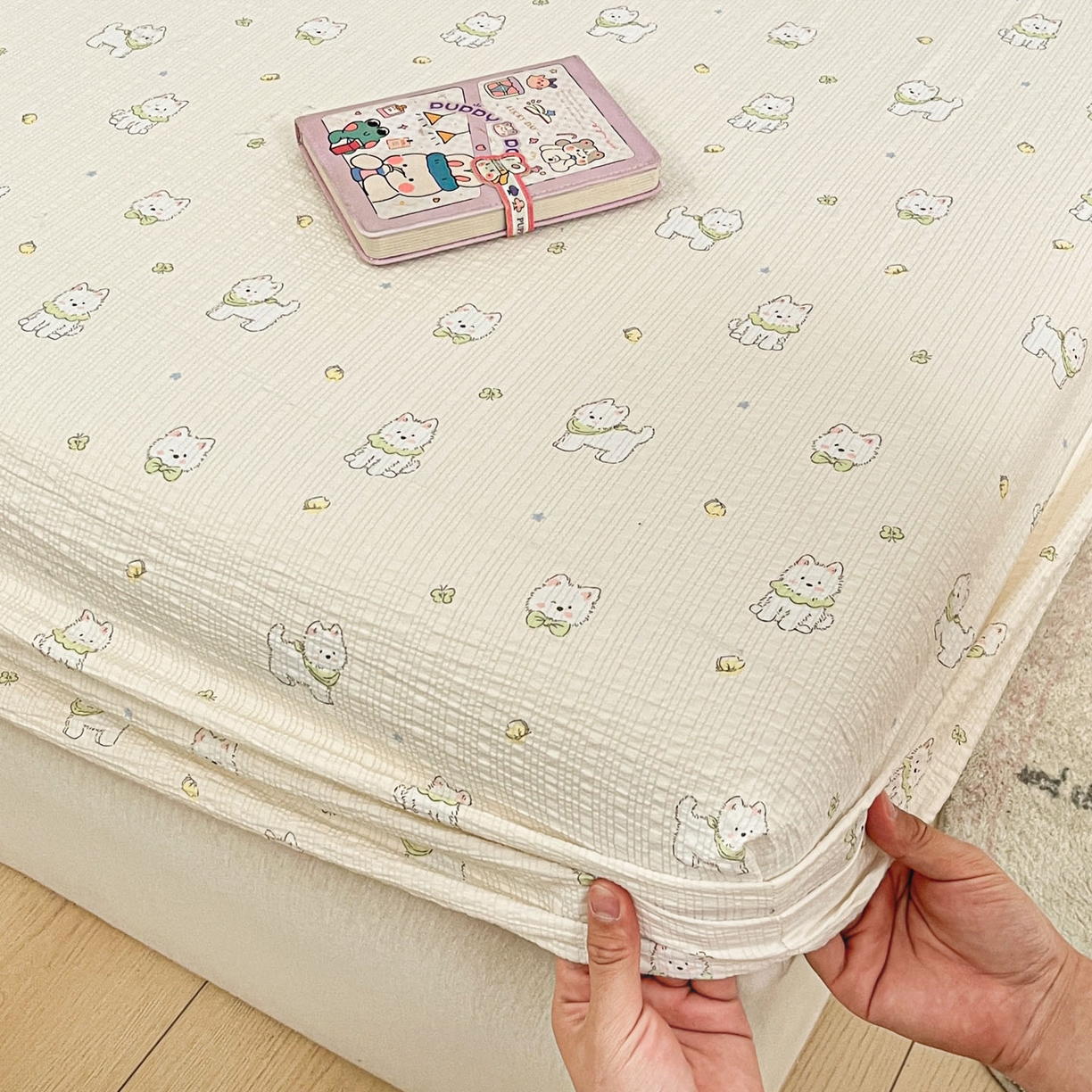 91家纺网 家纺一手货源 找家纺 蓝极人 2026新款泡泡纱印花床笠 CL耶耶狗