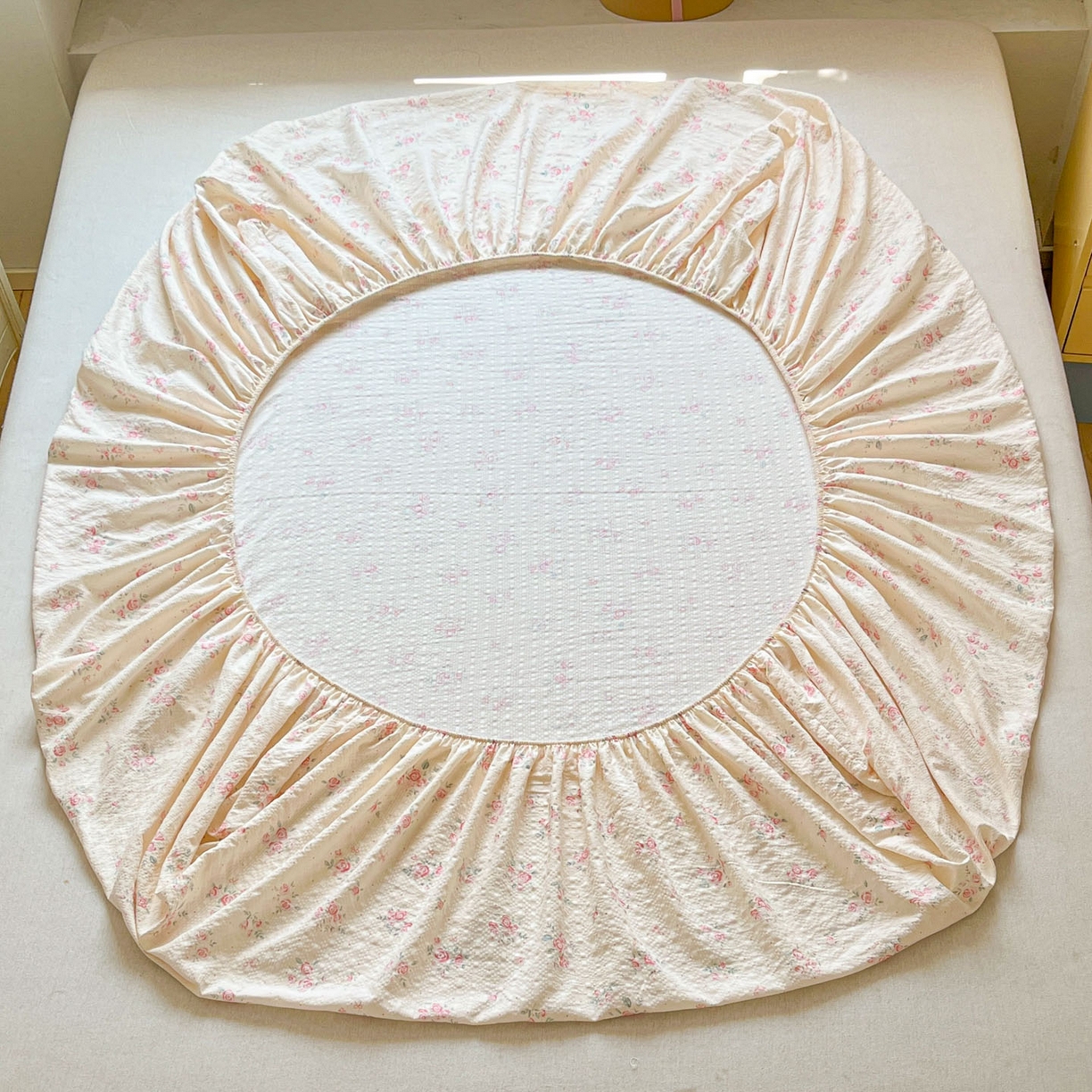 91家纺网 家纺一手货源 找家纺 蓝极人 2026新款泡泡纱印花床笠 CL月光