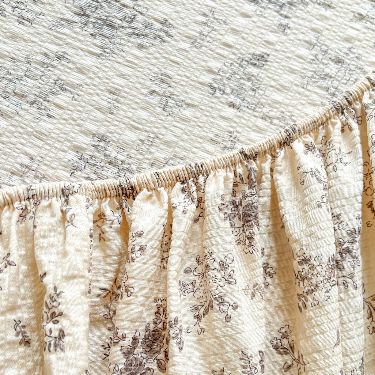 91家纺网 家纺一手货源 找家纺 蓝极人 2026新款泡泡纱印花床笠 CL初柠