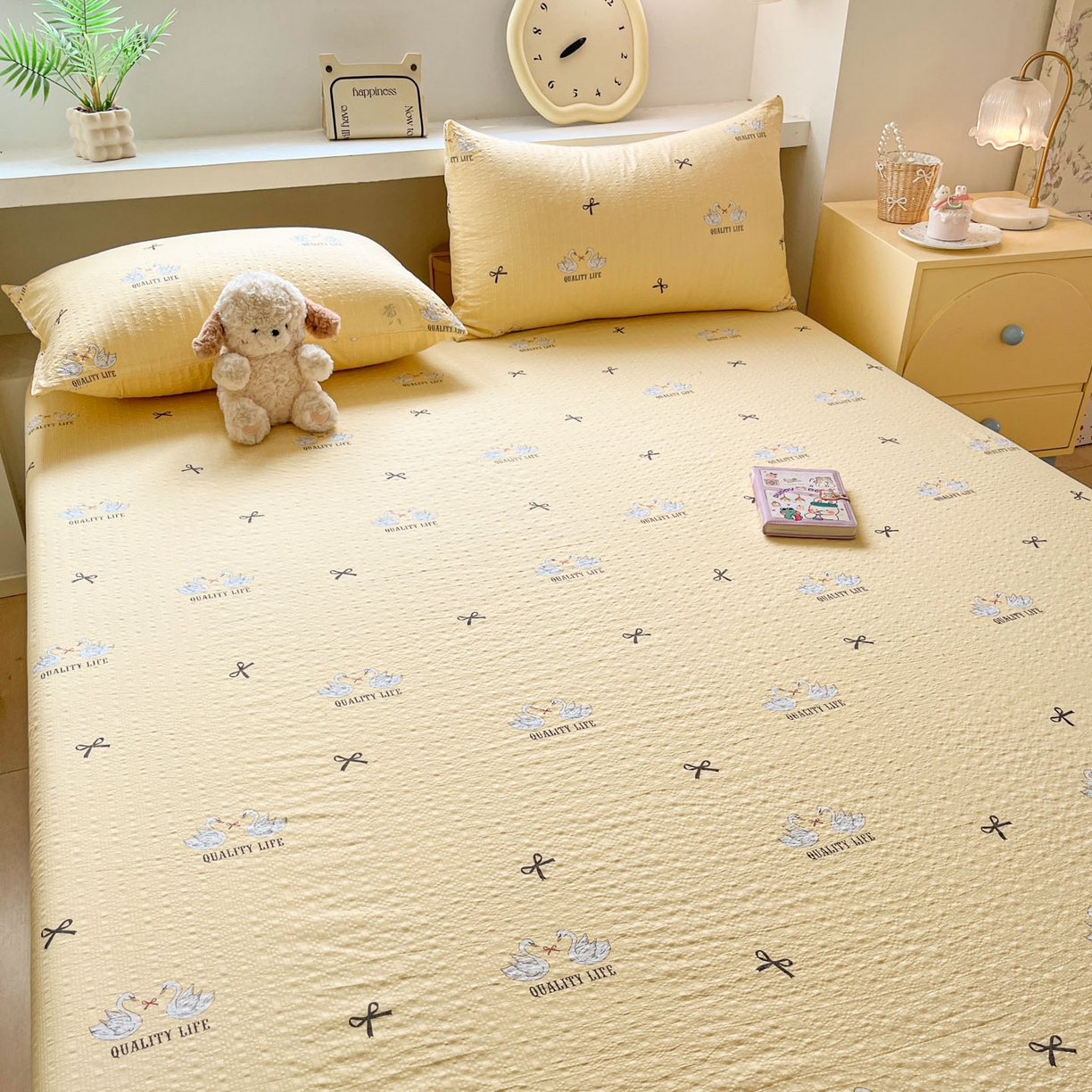 91家纺网 家纺一手货源 找家纺 蓝极人 2026新款泡泡纱印花床笠 CL施华洛黄