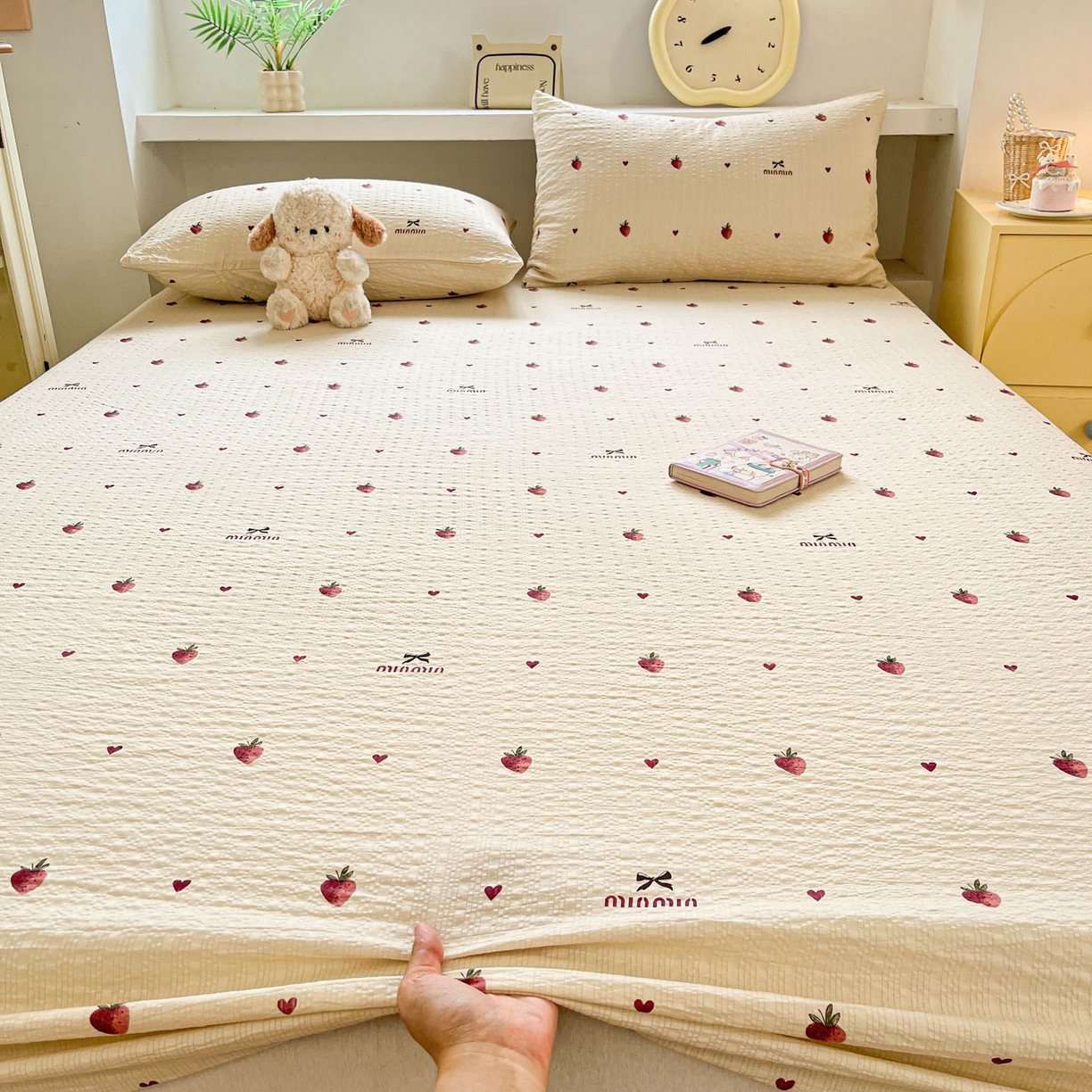 91家纺网 家纺一手货源 找家纺 蓝极人 2026新款泡泡纱印花床笠 CL草莓