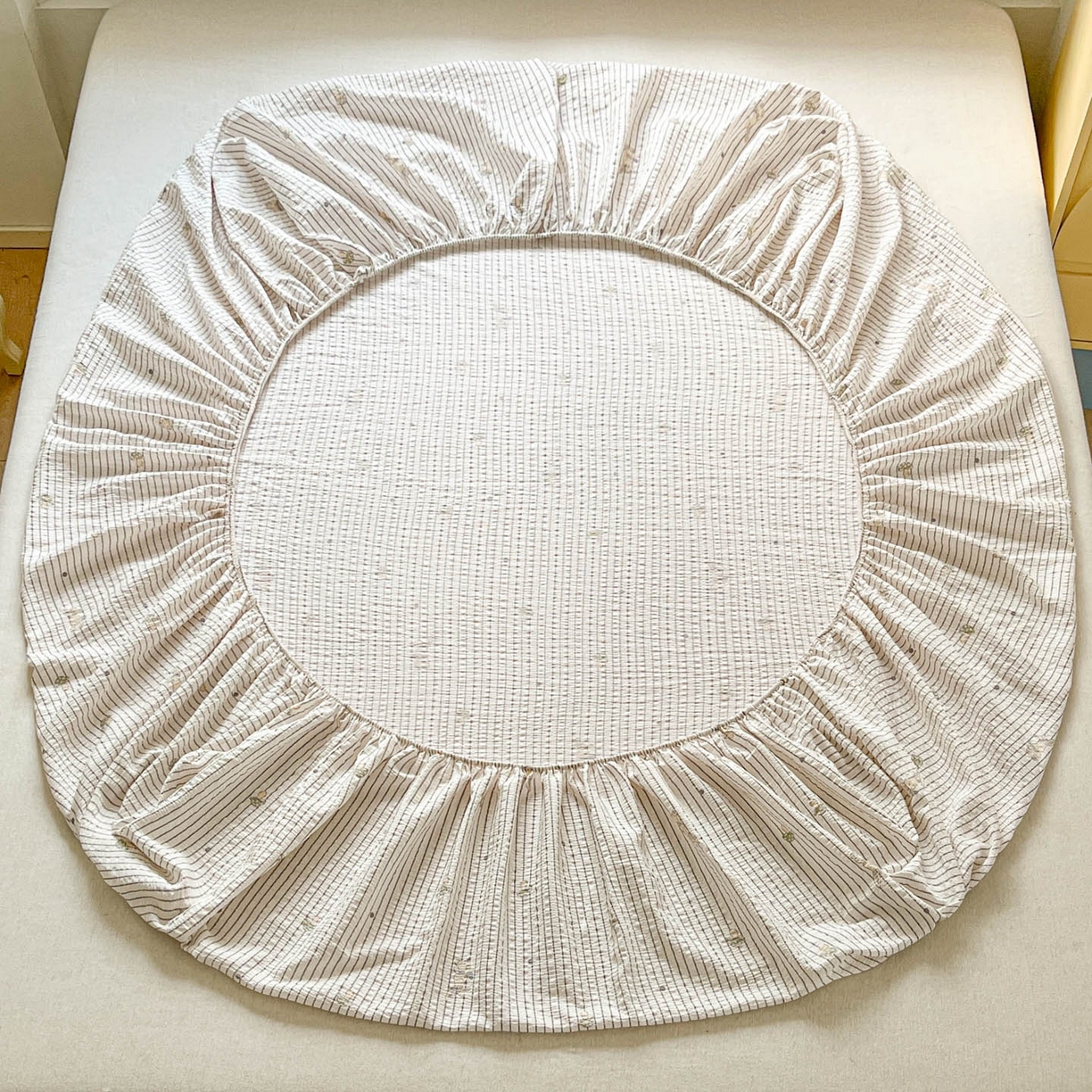 91家纺网 家纺一手货源 找家纺 蓝极人 2026新款泡泡纱印花床笠 CL蘑菇兔