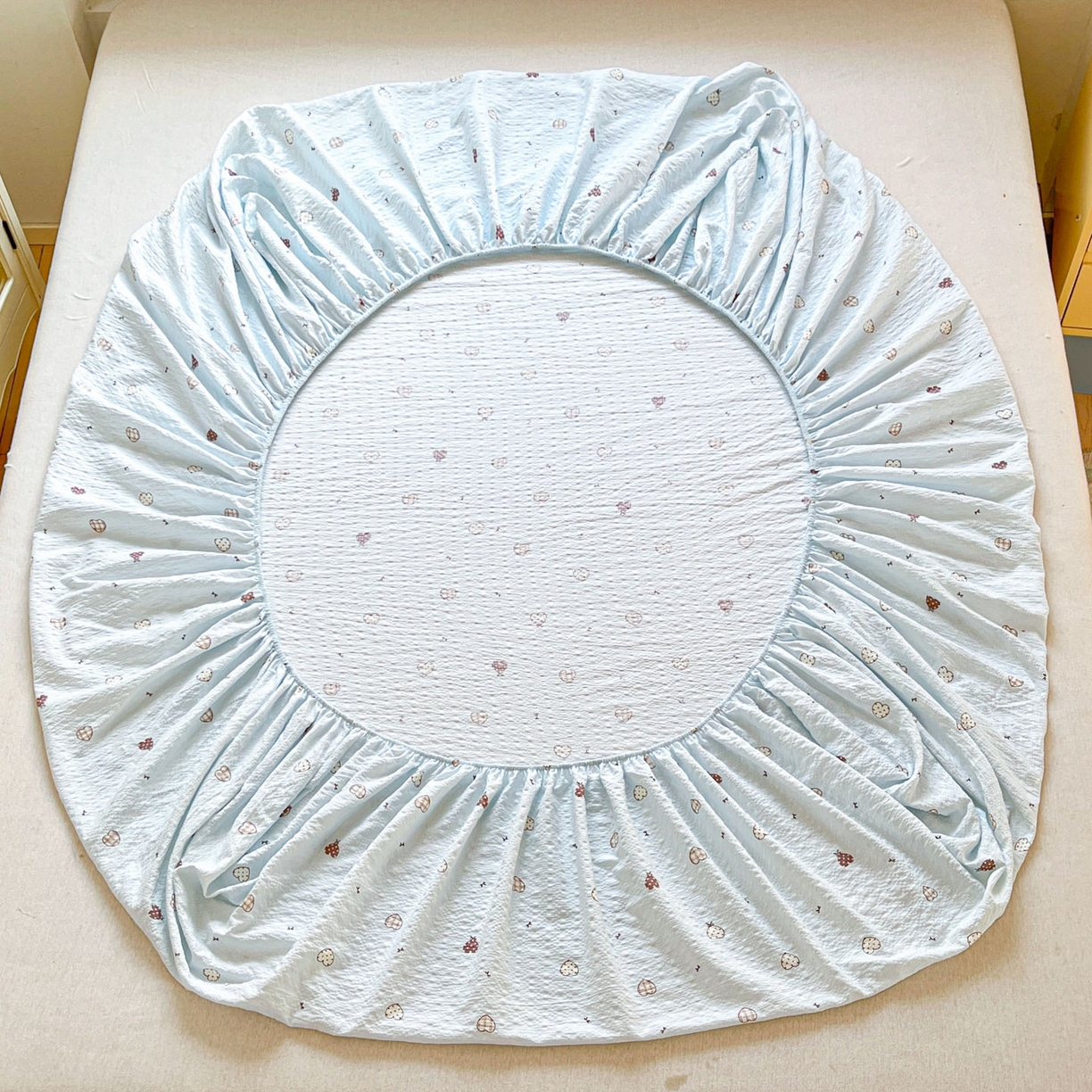 91家纺网 家纺一手货源 找家纺 蓝极人 2026新款泡泡纱印花床笠 CL好心情