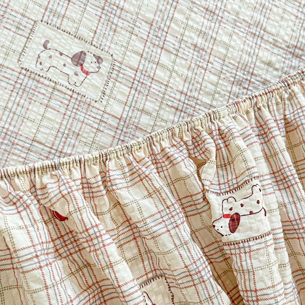 91家纺网 家纺一手货源 找家纺 蓝极人 2026新款泡泡纱印花床笠 CL苹果狗