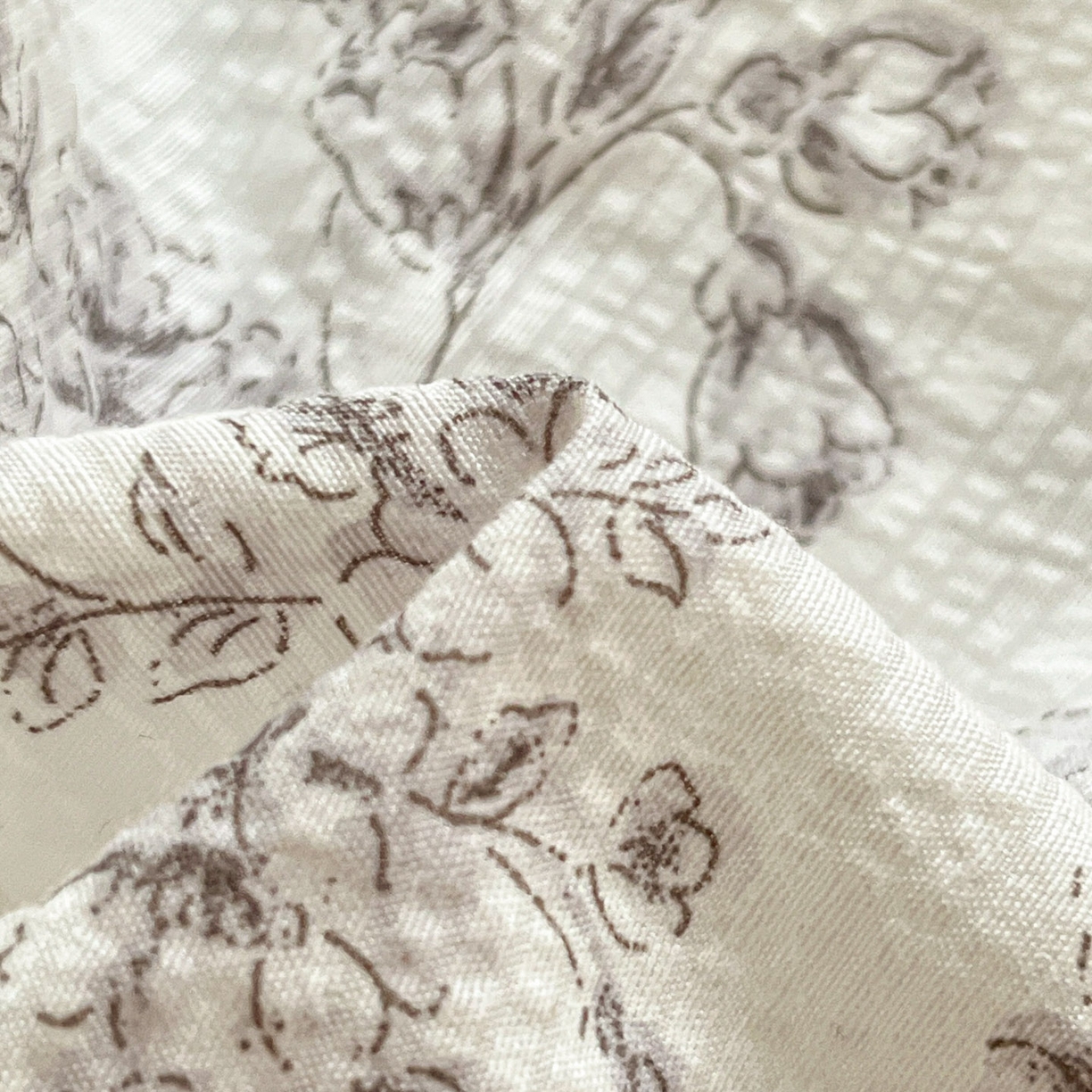 91家纺网 家纺一手货源 找家纺 蓝极人 2026新款泡泡纱印花床笠 CL蝶迹