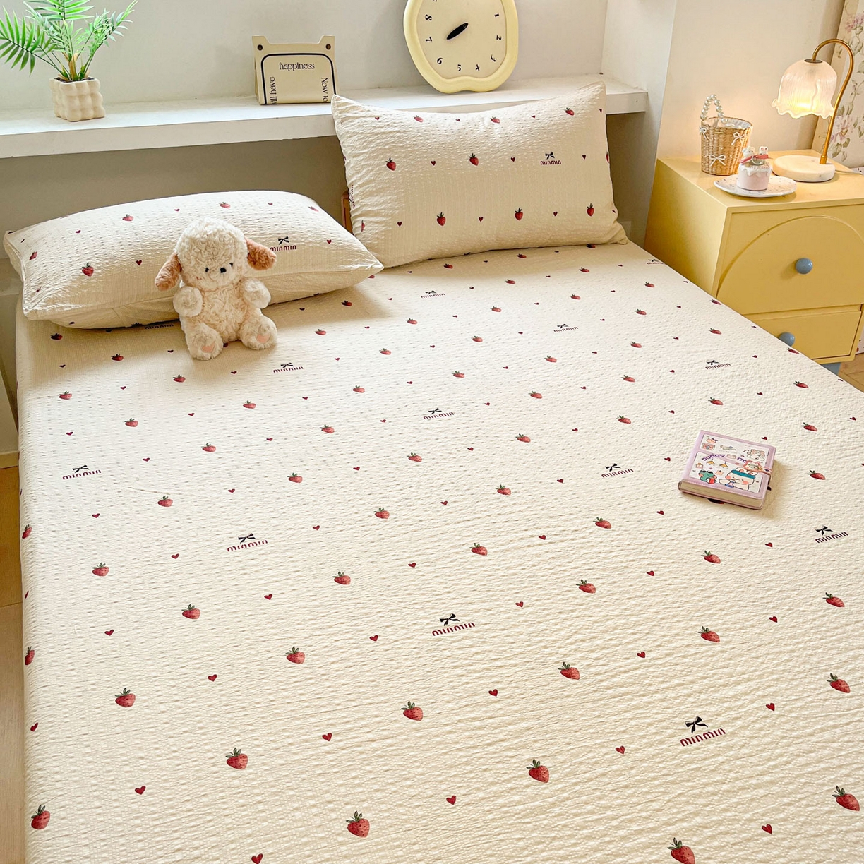 91家纺网 家纺一手货源 找家纺 蓝极人 2026新款泡泡纱印花床笠 CL草莓