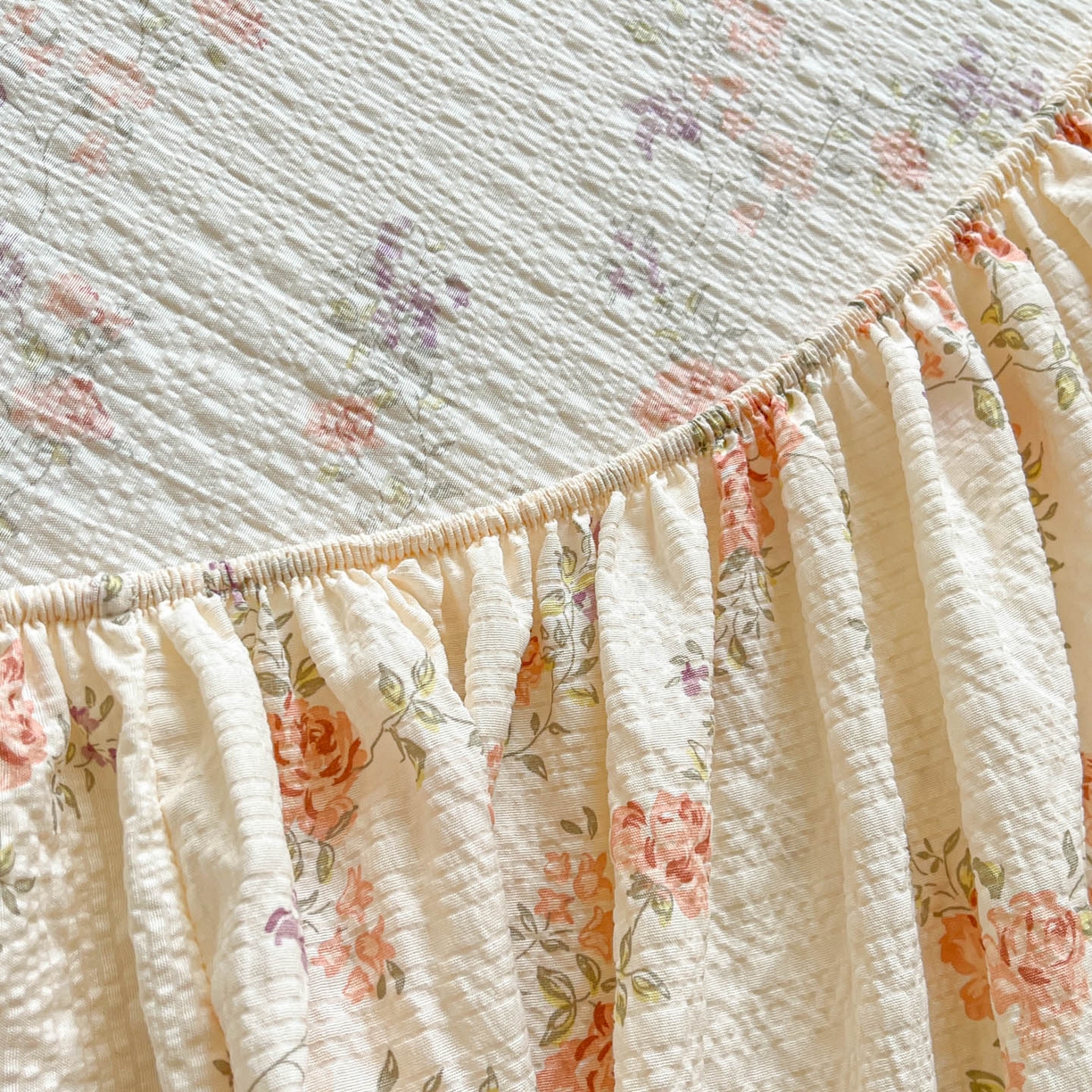 91家纺网 家纺一手货源 找家纺 蓝极人 2026新款泡泡纱印花床笠 CL春色