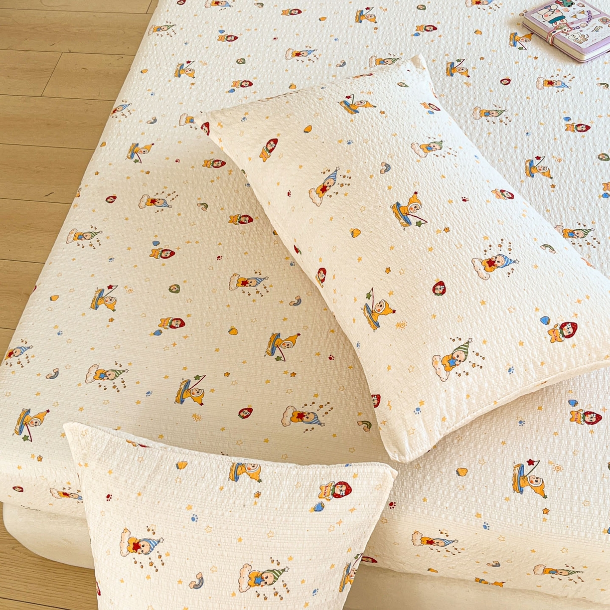 91家纺网 家纺一手货源 找家纺 蓝极人 2026新款泡泡纱印花床笠 CL星星人