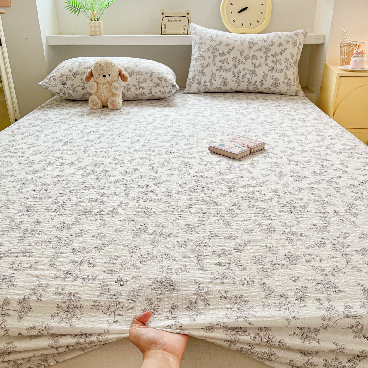 91家纺网 家纺一手货源 找家纺 蓝极人 2026新款泡泡纱印花床笠 CL蝶迹