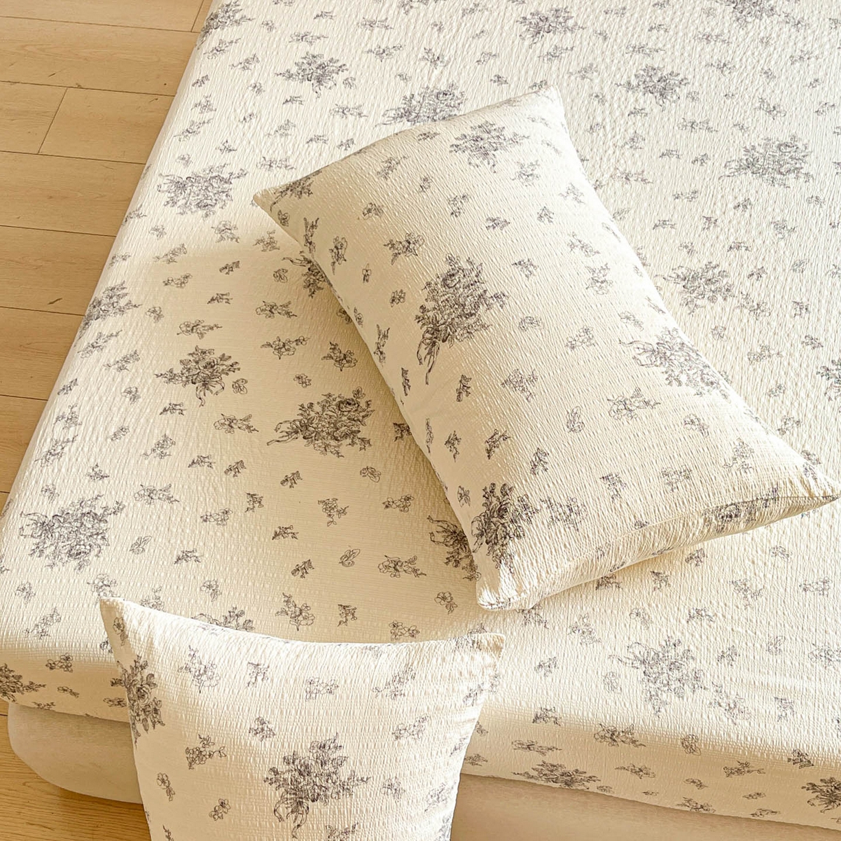 91家纺网 家纺一手货源 找家纺 蓝极人 2026新款泡泡纱印花床笠 CL南洋