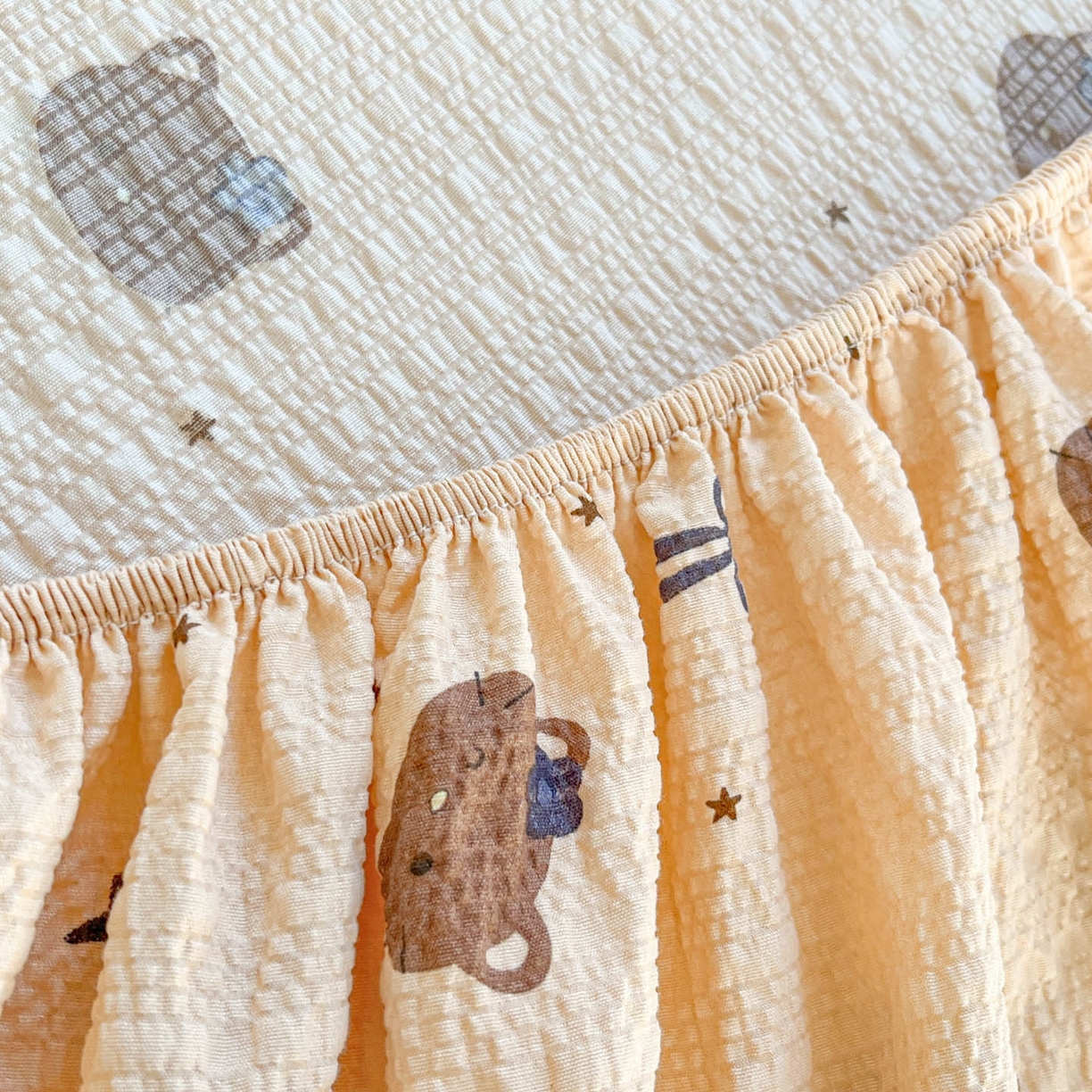 91家纺网 家纺一手货源 找家纺 蓝极人 2026新款泡泡纱印花床笠 CL曲奇猫