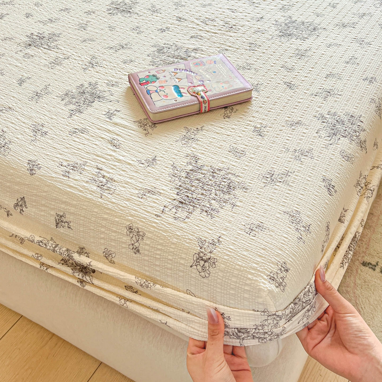 91家纺网 家纺一手货源 找家纺 蓝极人 2026新款泡泡纱印花床笠 CL南洋