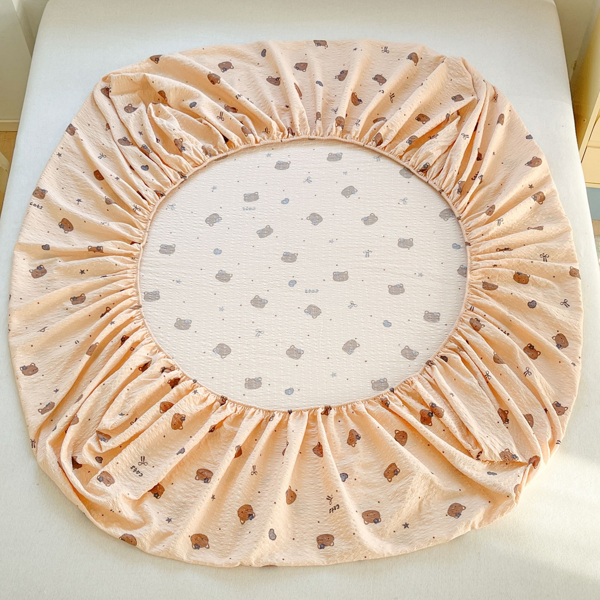 91家纺网 家纺一手货源 找家纺 蓝极人 2026新款泡泡纱印花床笠 CL曲奇猫