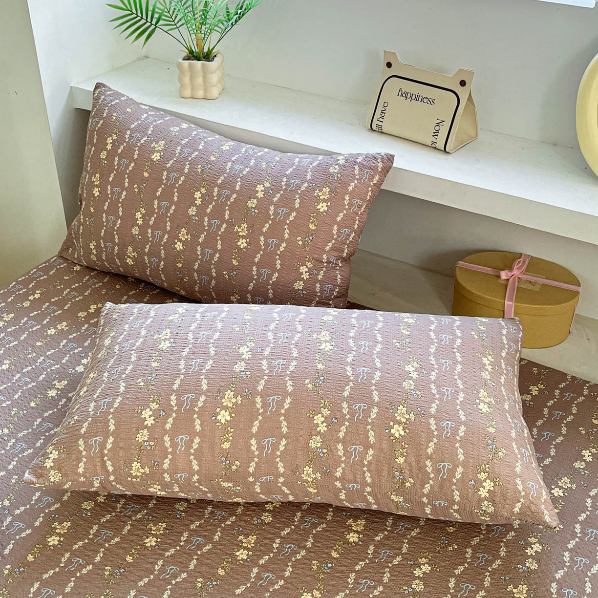 91家纺网 家纺一手货源 找家纺 蓝极人 2026新款泡泡纱印花床笠 CL情人节咖