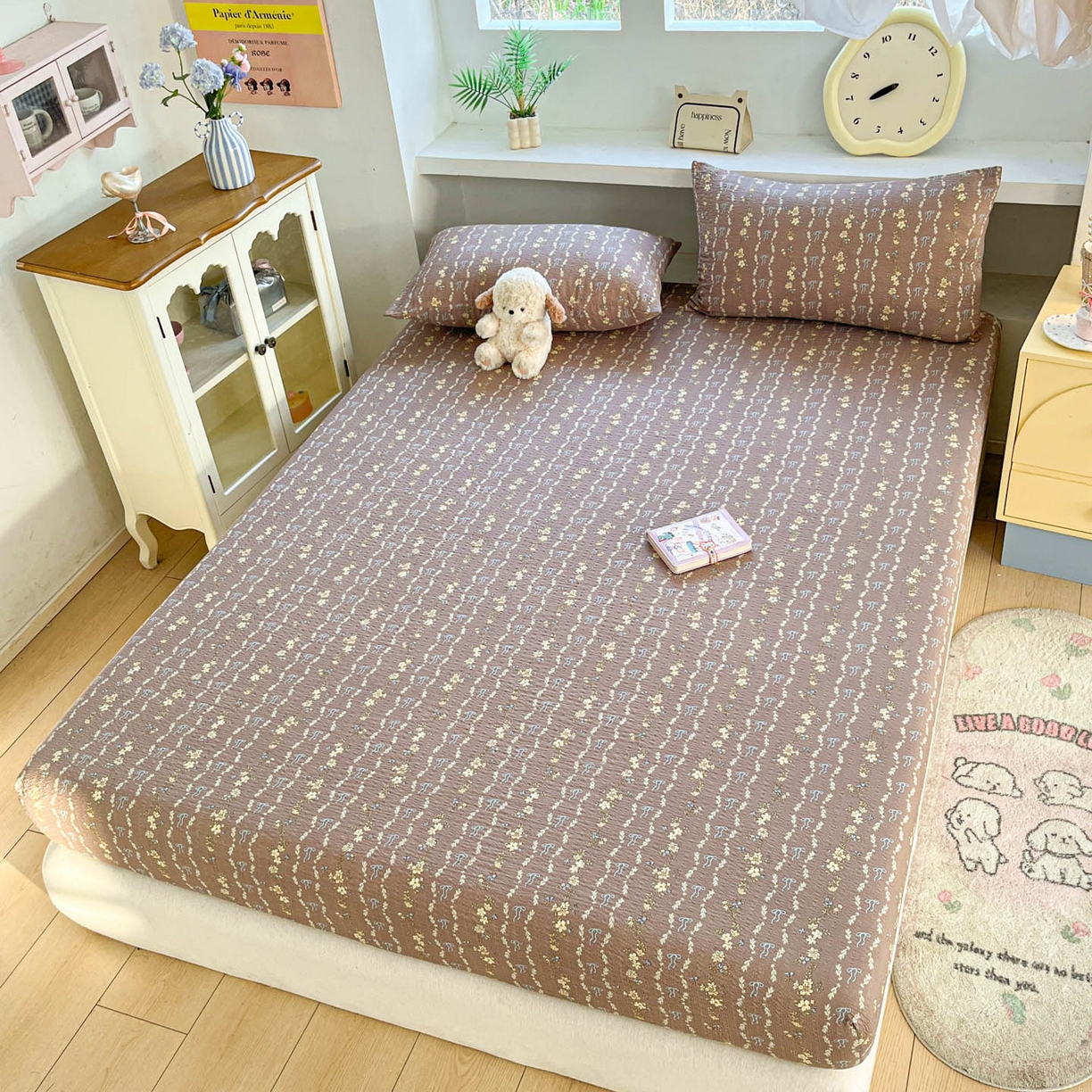 91家纺网 家纺一手货源 找家纺 蓝极人 2026新款泡泡纱印花床笠 CL情人节咖