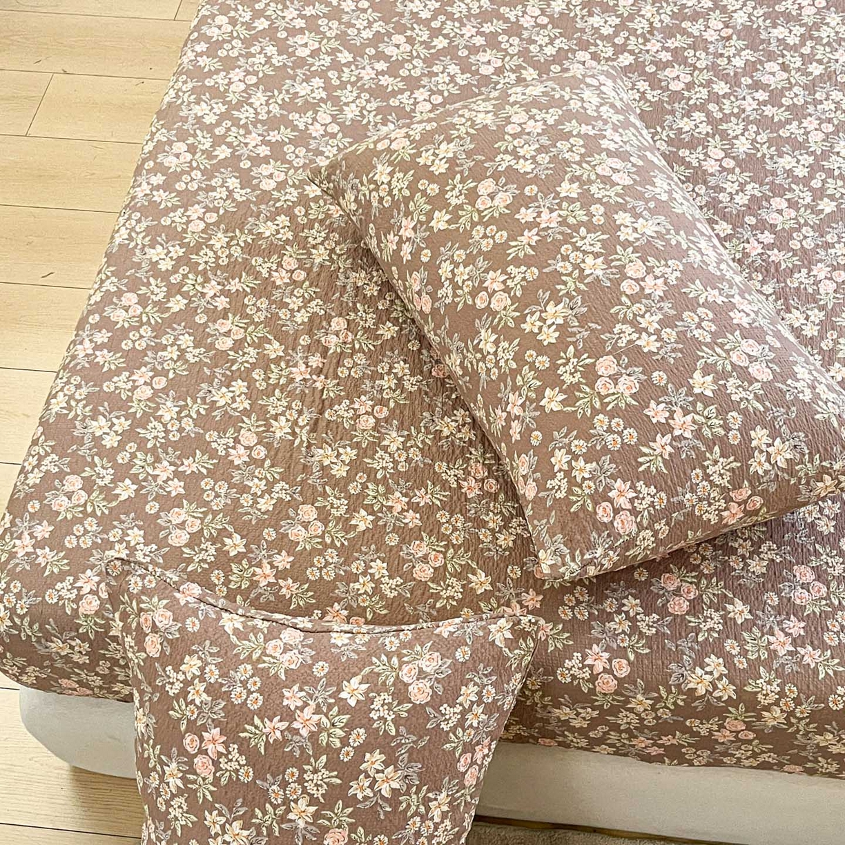 91家纺网 家纺一手货源 找家纺 蓝极人 2026新款泡泡纱印花床笠 CL桔园