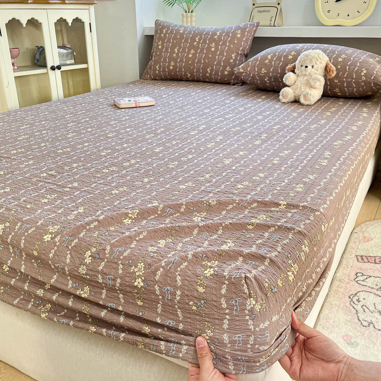 蓝极人 2026新款泡泡纱印花床笠 CL情人节咖