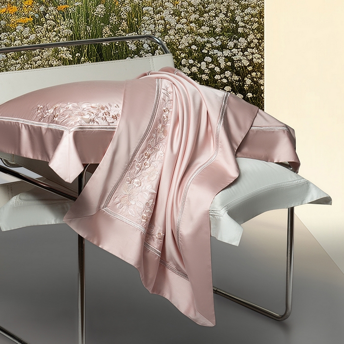 91家纺网 家纺一手货源 找家纺 诗黛尔 2026春夏新品天丝刺绣四件套若水伊人系列 若水伊人-落樱粉