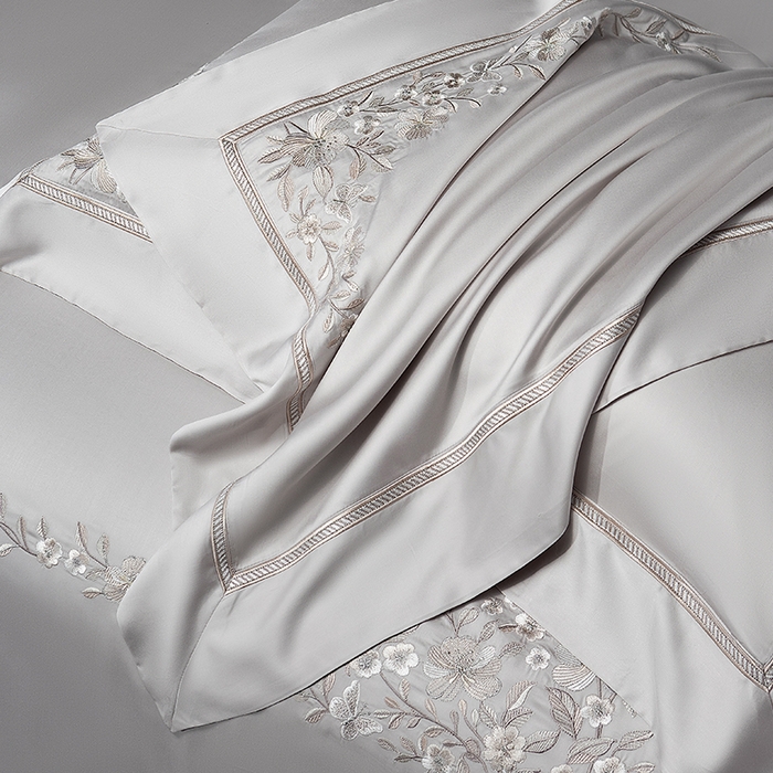 91家纺网 家纺一手货源 找家纺 诗黛尔 2026春夏新品天丝刺绣四件套若水伊人系列 若水伊人-绅士灰