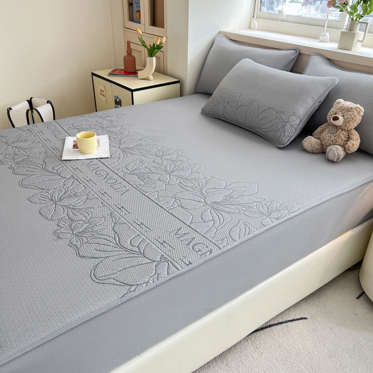 91家纺网 家纺一手货源 找家纺 能好家纺 2026新款高分子PE冰豆豆凉席床笠款 半夏灰