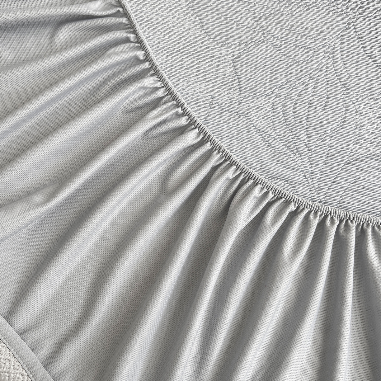 91家纺网 家纺一手货源 找家纺 能好家纺 2026新款高分子PE冰豆豆凉席床笠款 半夏灰