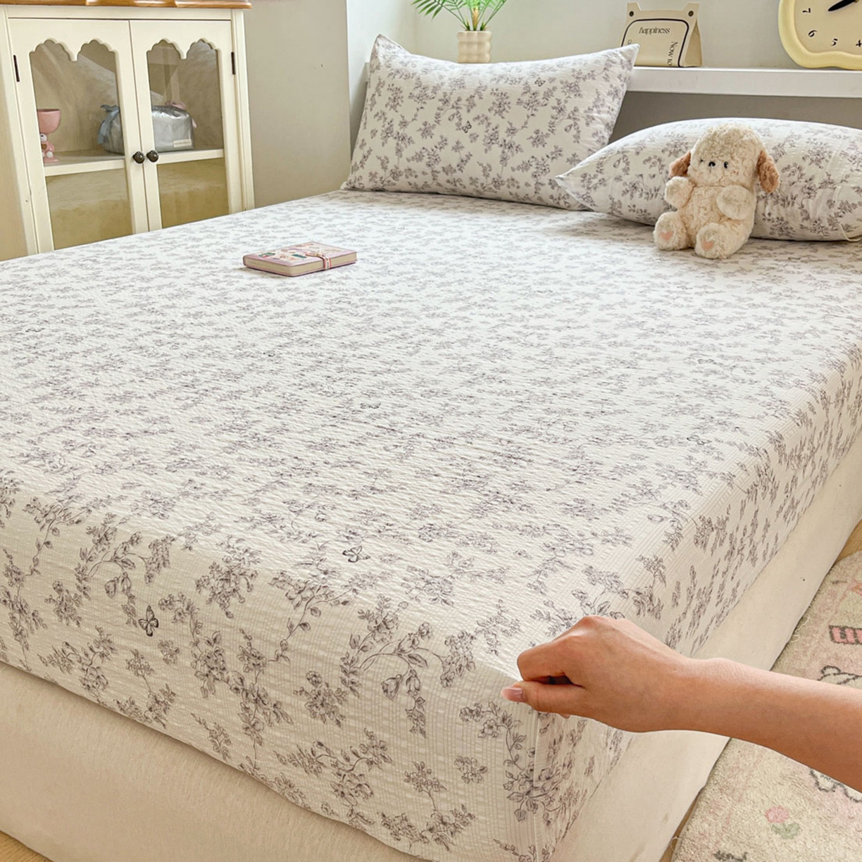 91家纺网 家纺一手货源 找家纺 蓝极人 2026新款泡泡纱印花床笠 CL蝶迹