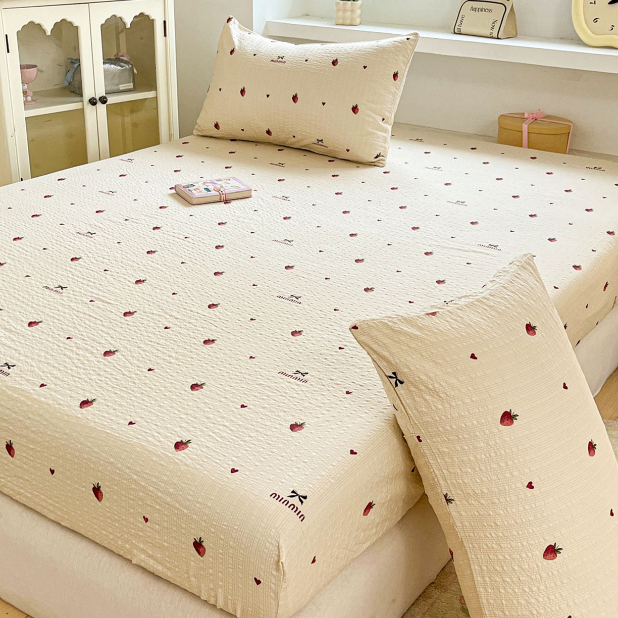 91家纺网 家纺一手货源 找家纺 蓝极人 2026新款泡泡纱印花床笠 CL草莓