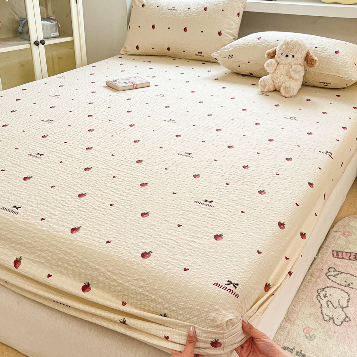 91家纺网 家纺一手货源 找家纺 蓝极人 2026新款泡泡纱印花床笠 CL草莓