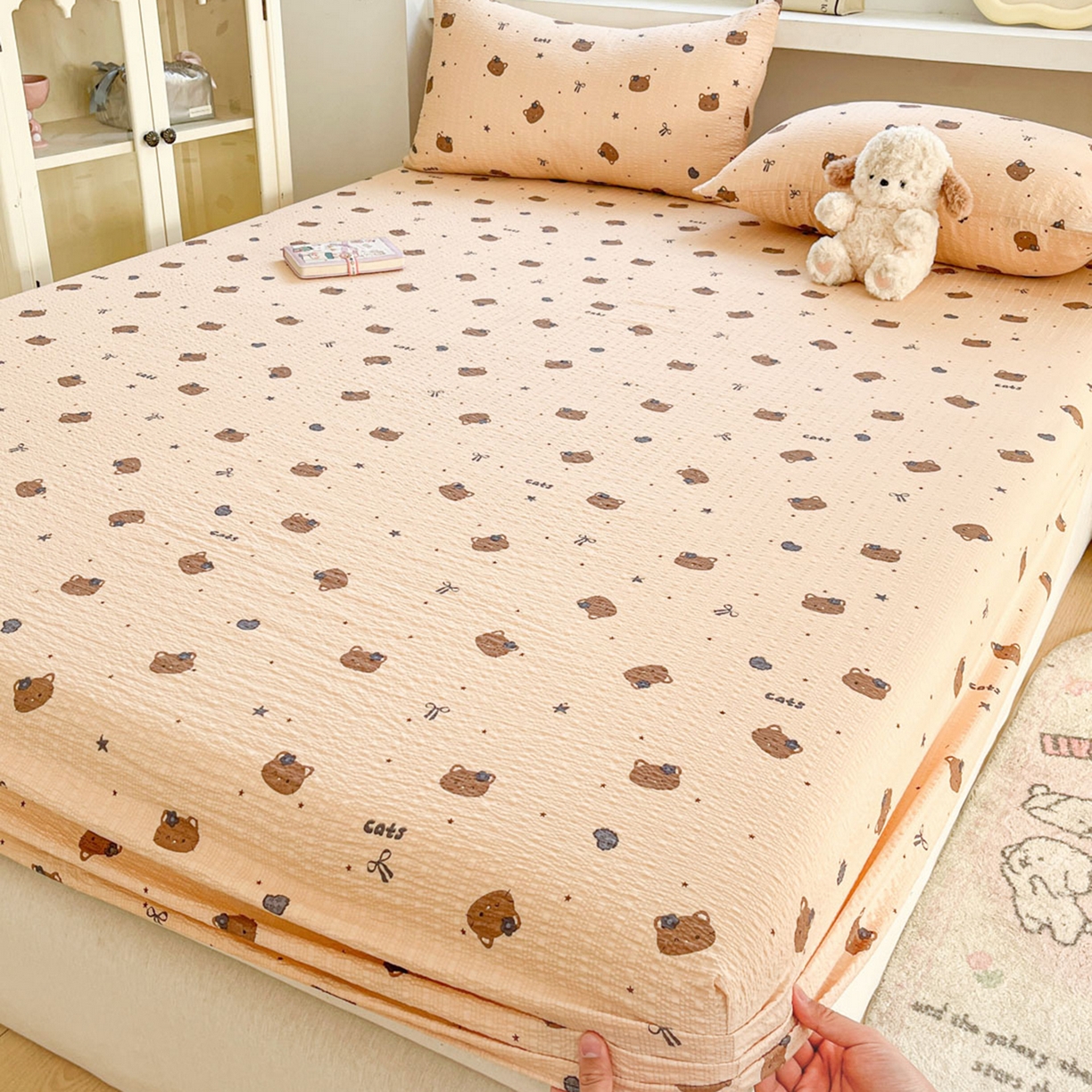 91家纺网 家纺一手货源 找家纺 蓝极人 2026新款泡泡纱印花床笠 CL曲奇猫