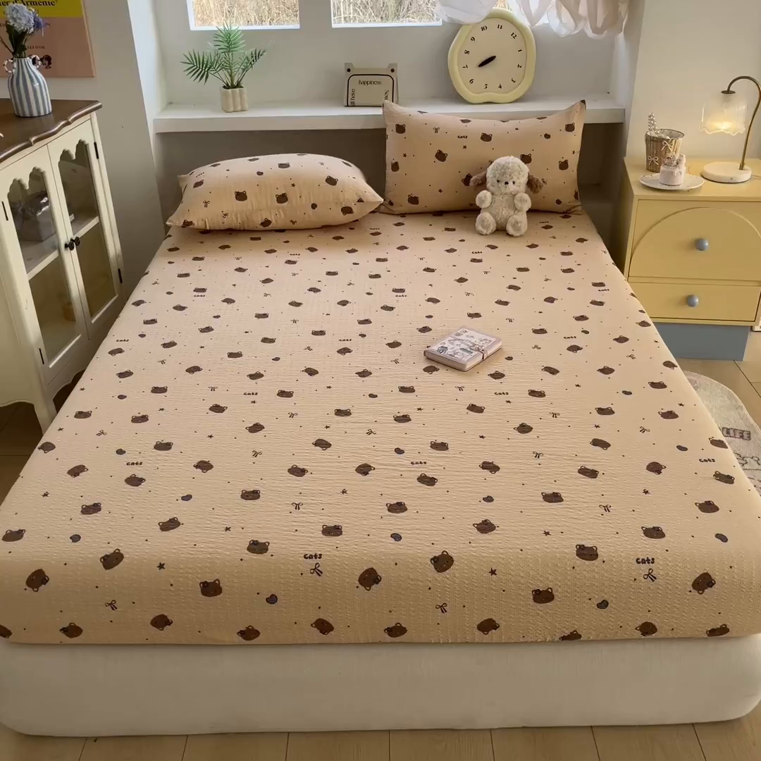 91家纺网 家纺一手货源 找家纺 蓝极人 2026新款泡泡纱印花床笠 CL曲奇猫