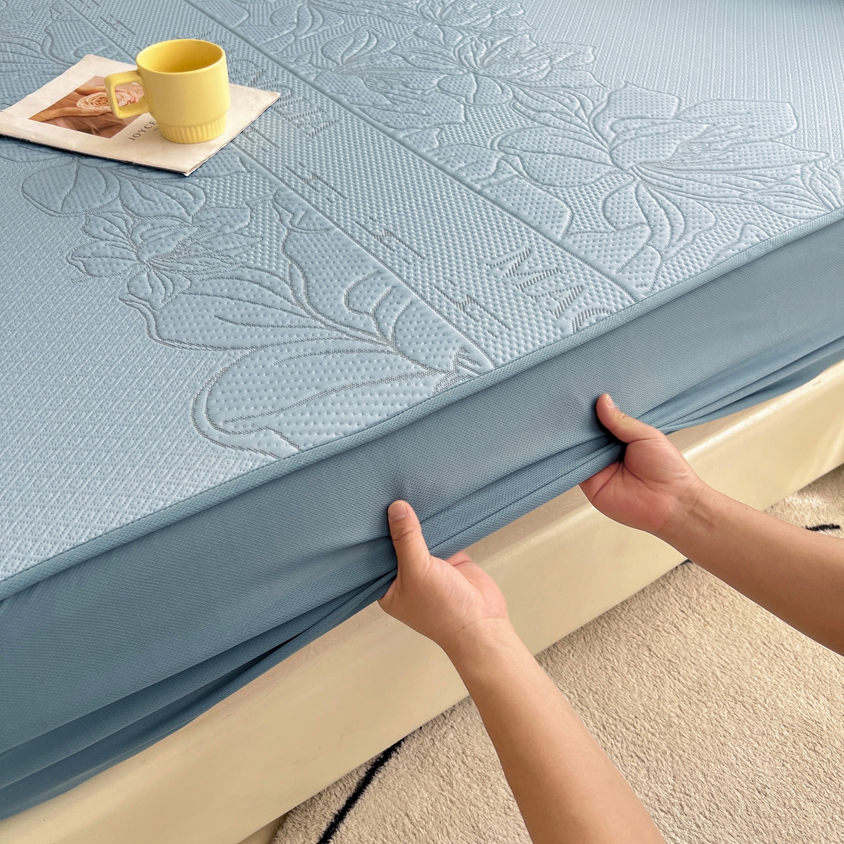 91家纺网 家纺一手货源 找家纺 能好家纺 2026新款高分子PE冰豆豆凉席床笠款 半夏蓝