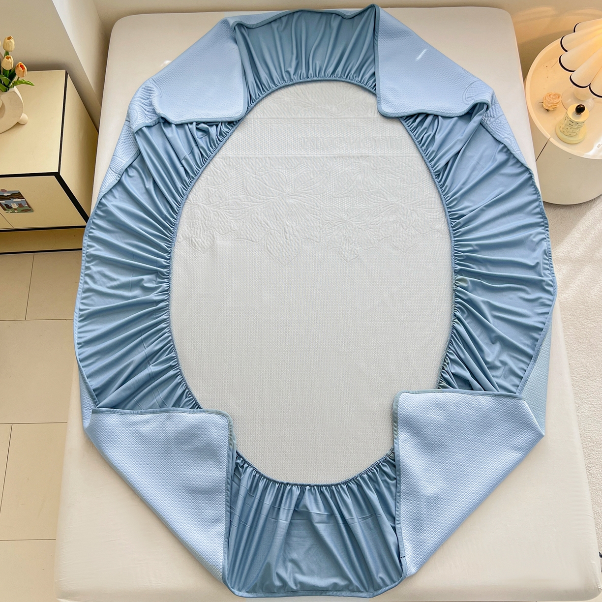 91家纺网 家纺一手货源 找家纺 能好家纺 2026新款高分子PE冰豆豆凉席床笠款 半夏蓝