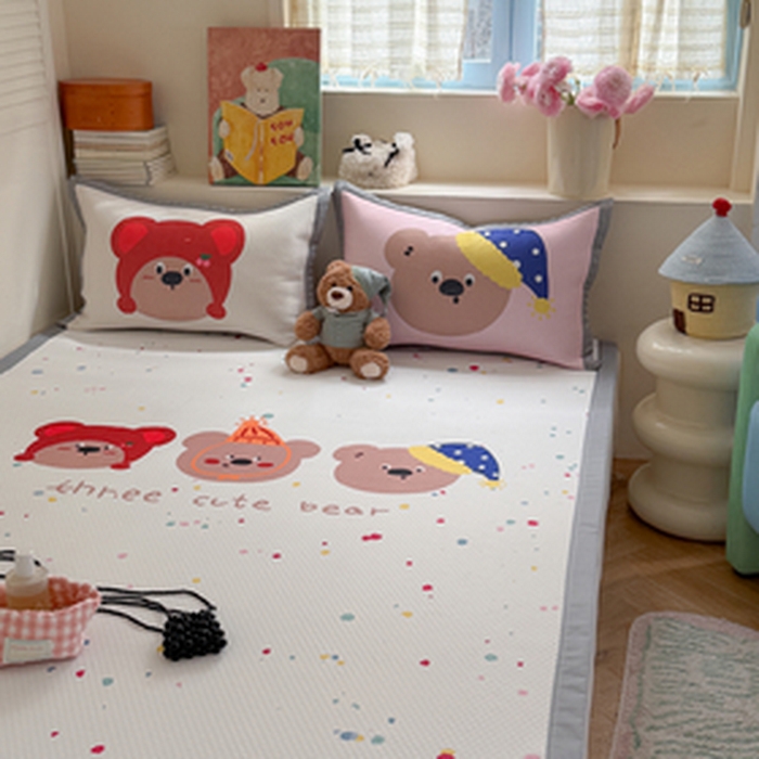 91家纺网 家纺一手货源 找家纺 Sweet dreams甜梦 2026新款数码印花大板凉感豆豆席 三只小熊