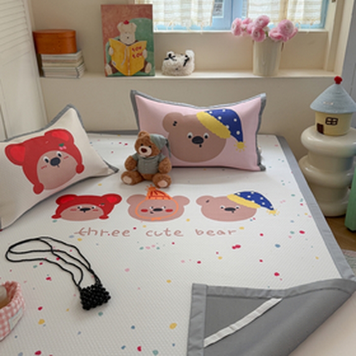 91家纺网 家纺一手货源 找家纺 Sweet dreams甜梦 2026新款数码印花大板凉感豆豆席 三只小熊