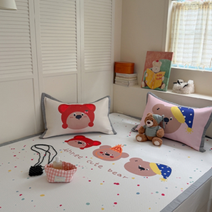 91家纺网 家纺一手货源 找家纺 Sweet dreams甜梦 2026新款数码印花大板凉感豆豆席 三只小熊